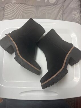 Dolce Vita Black Chunky Lug Chelsea Ankle Boots with Brown Welt